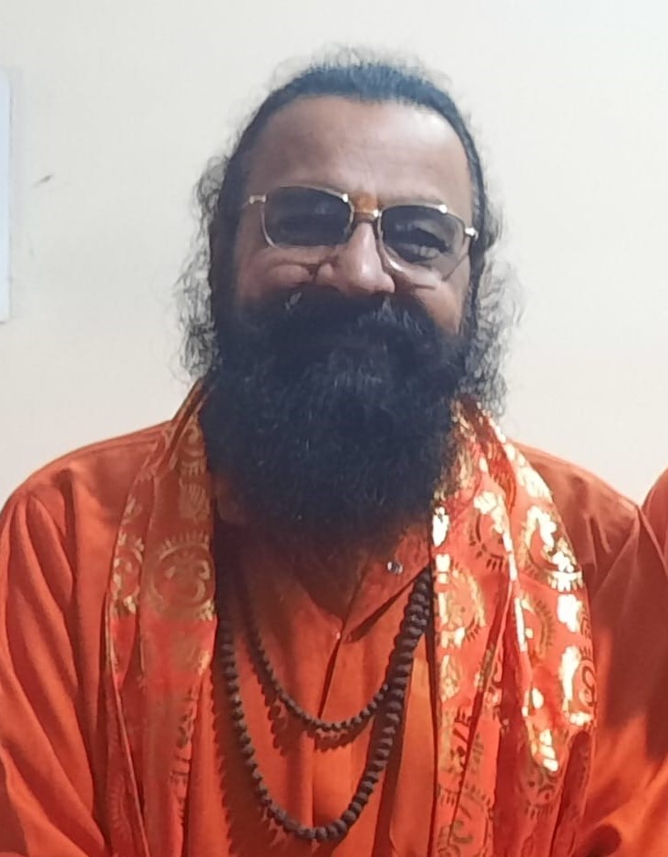 Anant vibhooshit Mahant Ravinder Puri Ji Maharaj